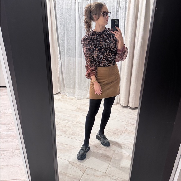 Floral Long Sleeve Blouse and Brown Skirt - Picture 5 of 8